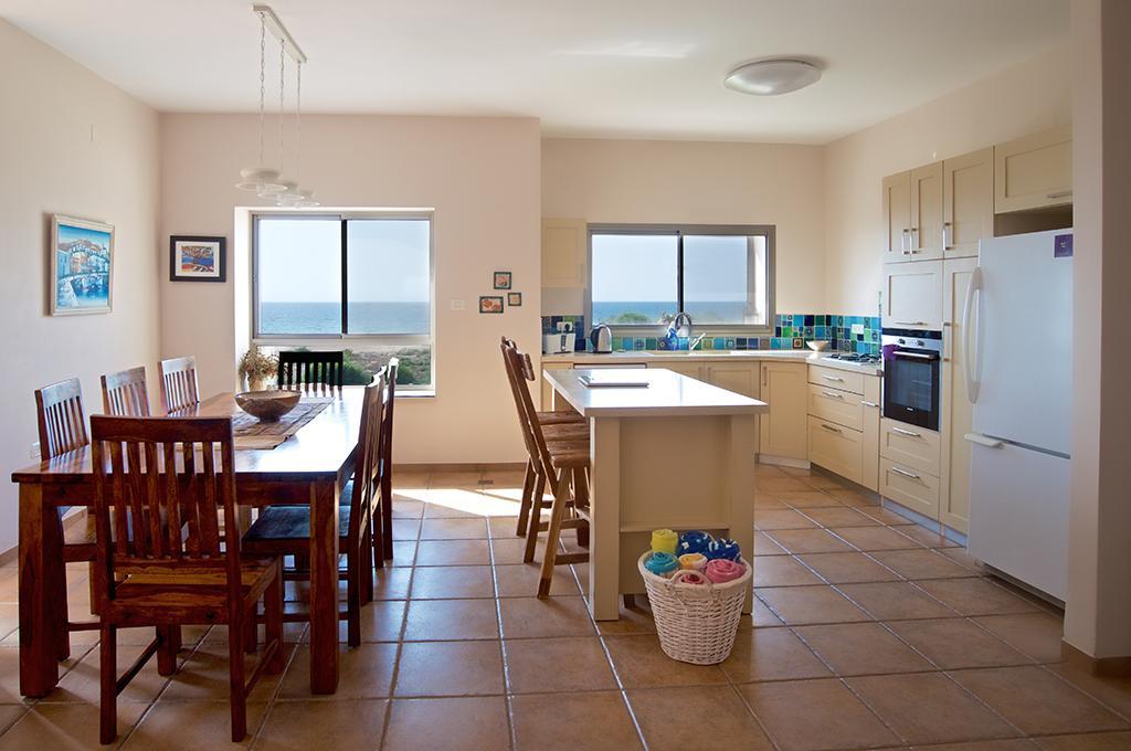 Nahariya Beachfront Eksteriør bilde